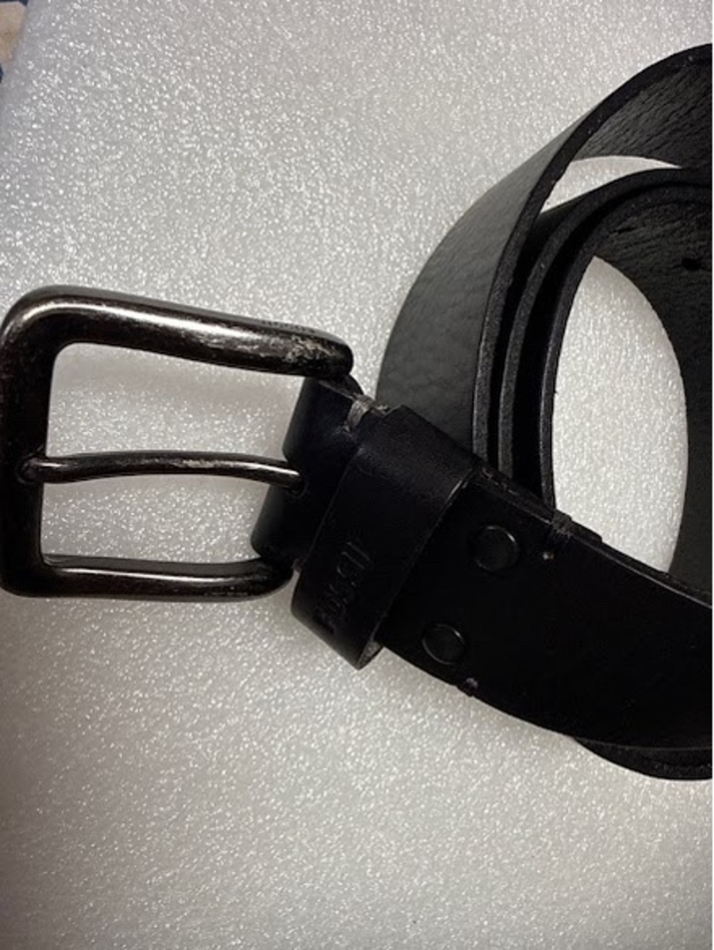 Fossil Genuine Leather Belt Mens Size 42 105 Black Antique Silver Buckle - Picture 2 of 4